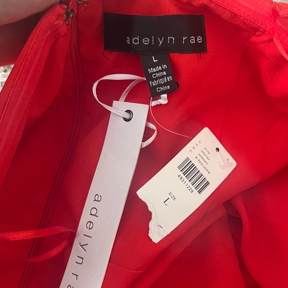 Adelyn Rae NWT Red Rozina Woven Strapless Bow Top - Picture 5 of 6